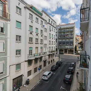 https://wide-bright-4-families.hotels-lisbon-portugal.com